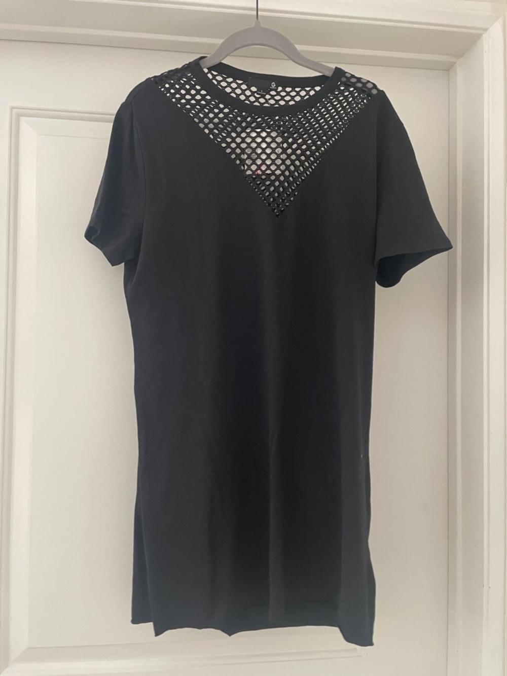G by Guess Black Short Sleeve Top with Mesh V-Neck
